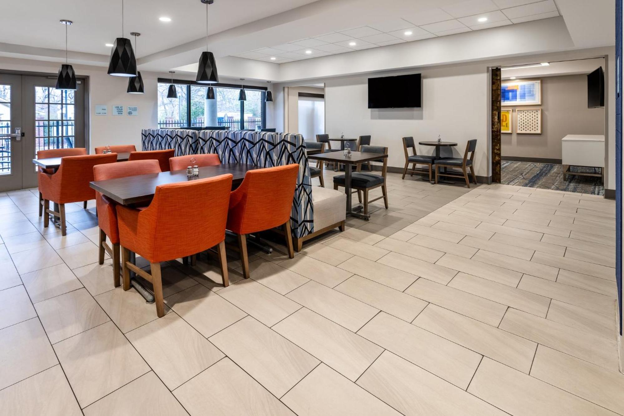 Holiday Inn Express Hotel & Suites Jackson - Flowood By Ihg Exterior photo