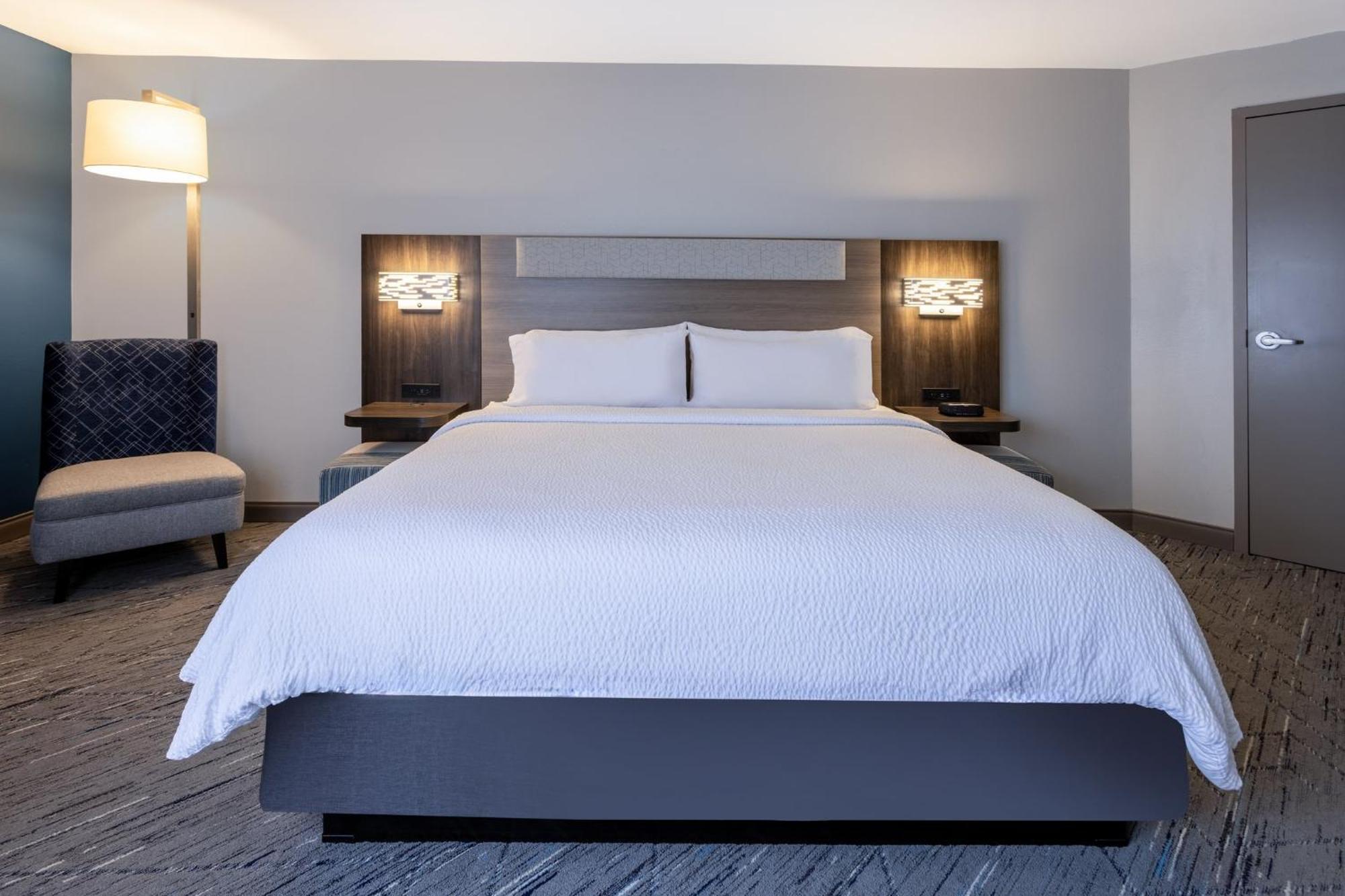 Holiday Inn Express Hotel & Suites Jackson - Flowood By Ihg Exterior photo